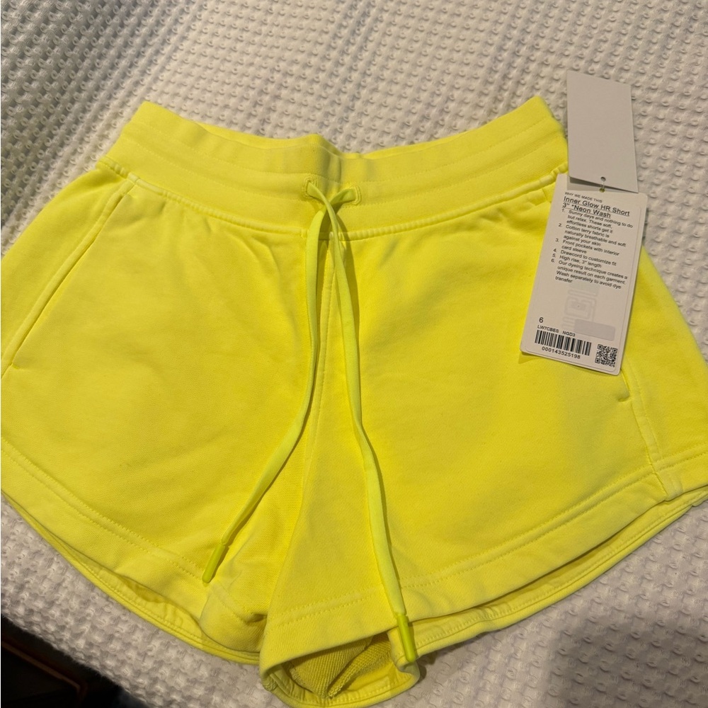 Lululemon Athletica inner glow HR shorts 3” Neon Yellow - Size 6 NWT